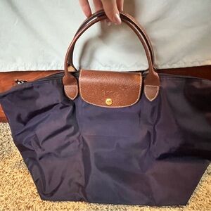 Barely used dark purple Longchamp Le Pliage tote bag!